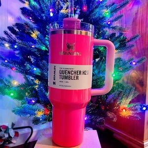 Pink Parade Limited Addition Stanley Flowstate Quencher H2.0 Tumbler 40 oz
